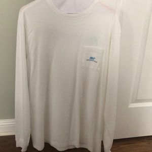 Men’s vineyard vines hockey shirt